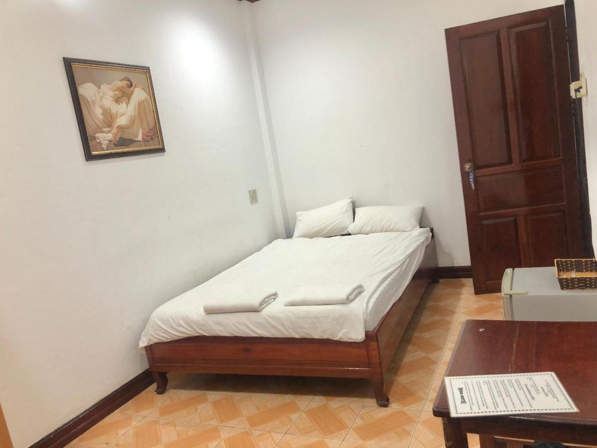 Mina Hotel Vientiane Bagian luar foto